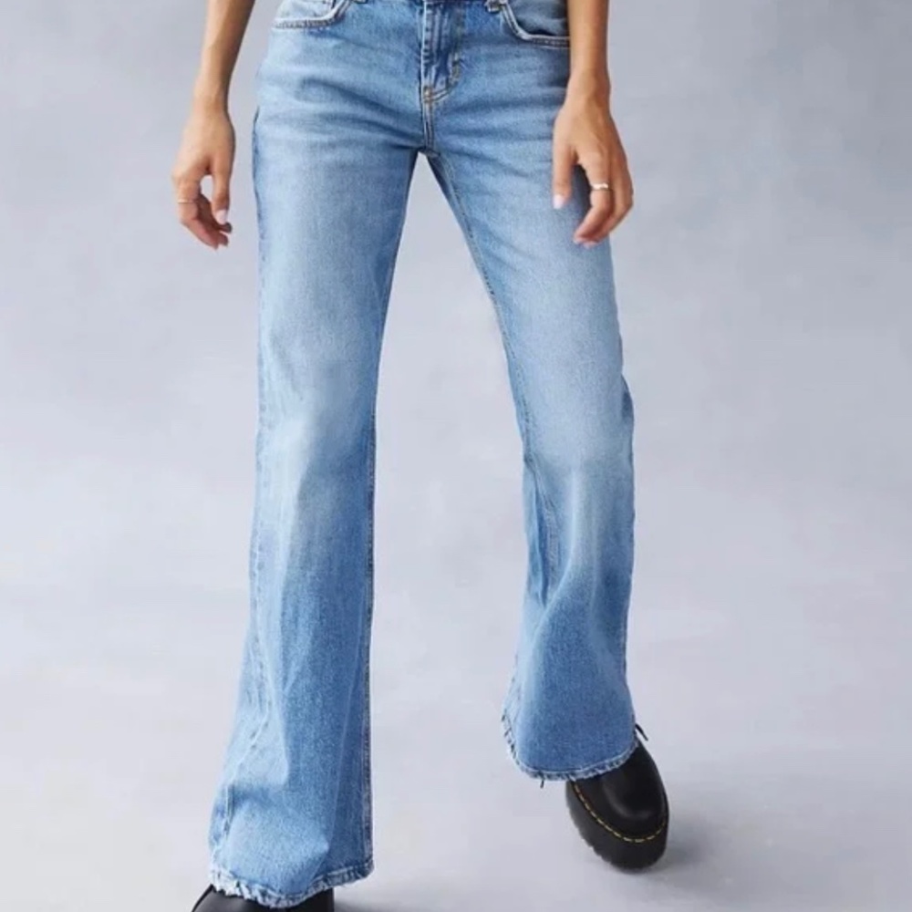 Urban Outfitter BDG Low Rise Flare Jeans size 29
